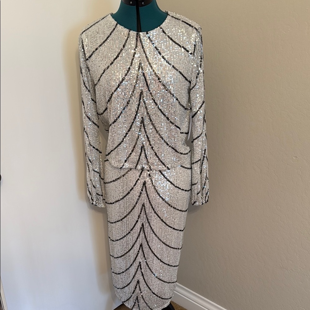 White with black sequin detail blouse and skirt ser